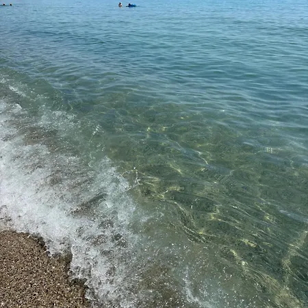 Azura One Βάρνα